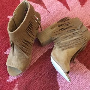 Carlos Santana Brown Suede with Fringe sz 8.5.